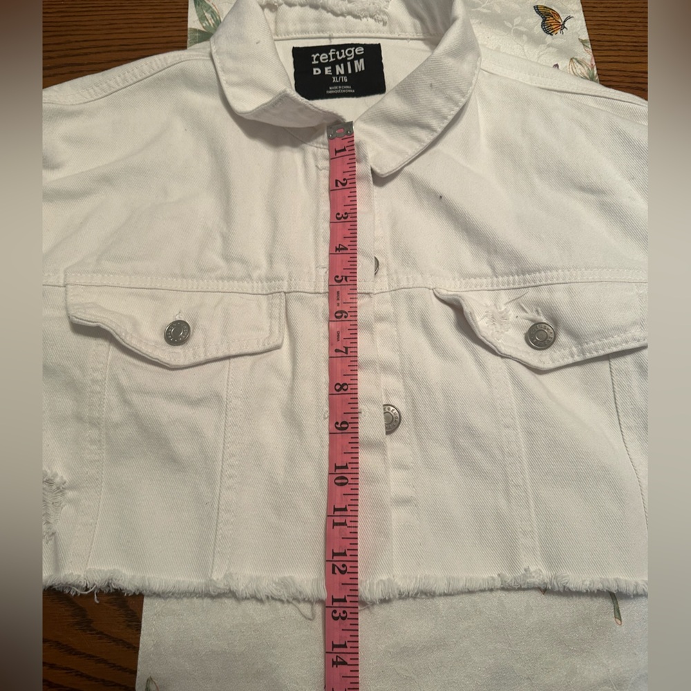 Refuge White Denim Jacket - Picture 10 of 11